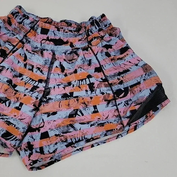 Lululemon Hotty Hot Short II *Long 4"Inversion Multi / Black - Picture 7 of 16